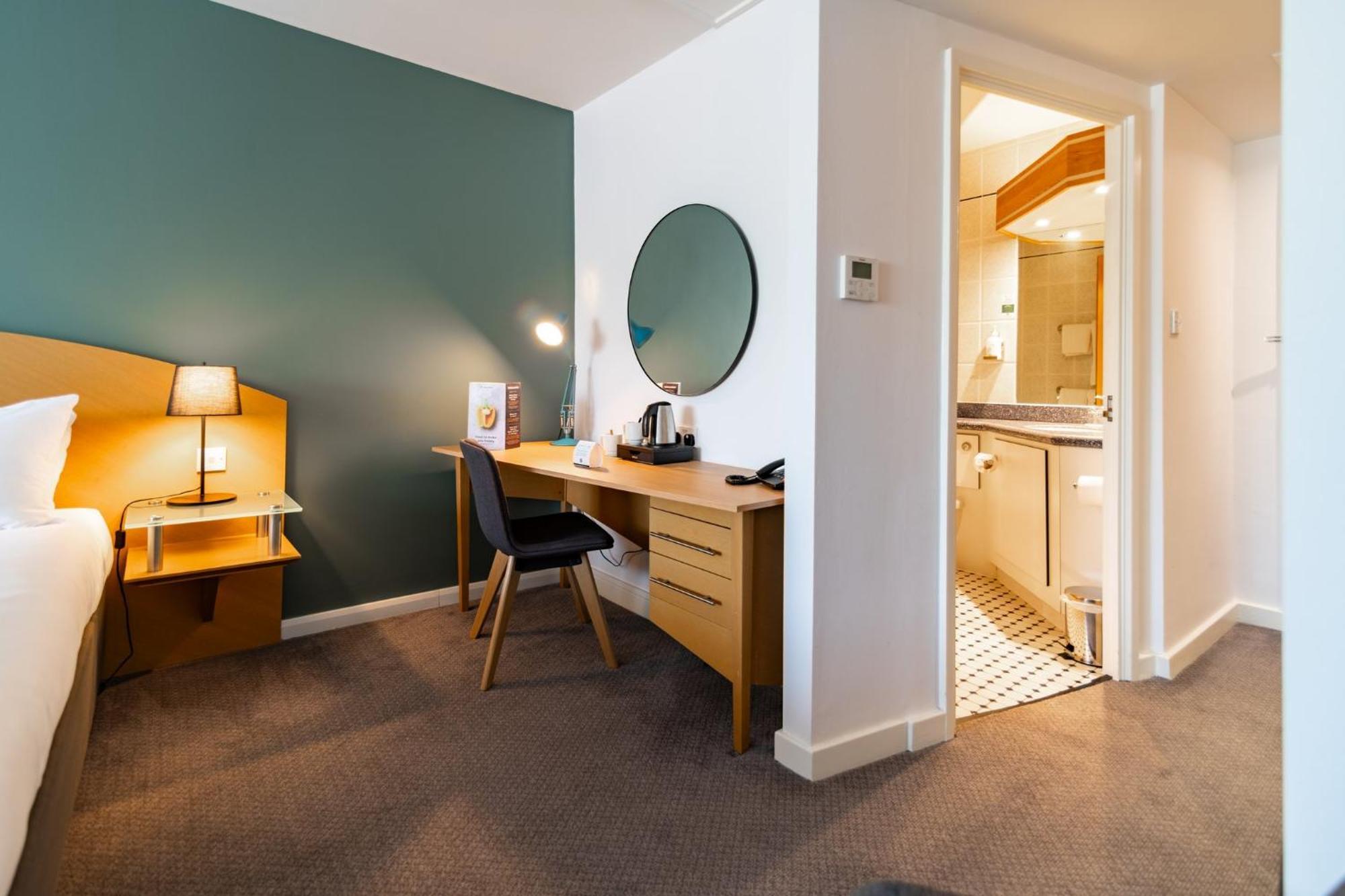 Holiday Inn Ashford - North A20 By Ihg Екстер'єр фото